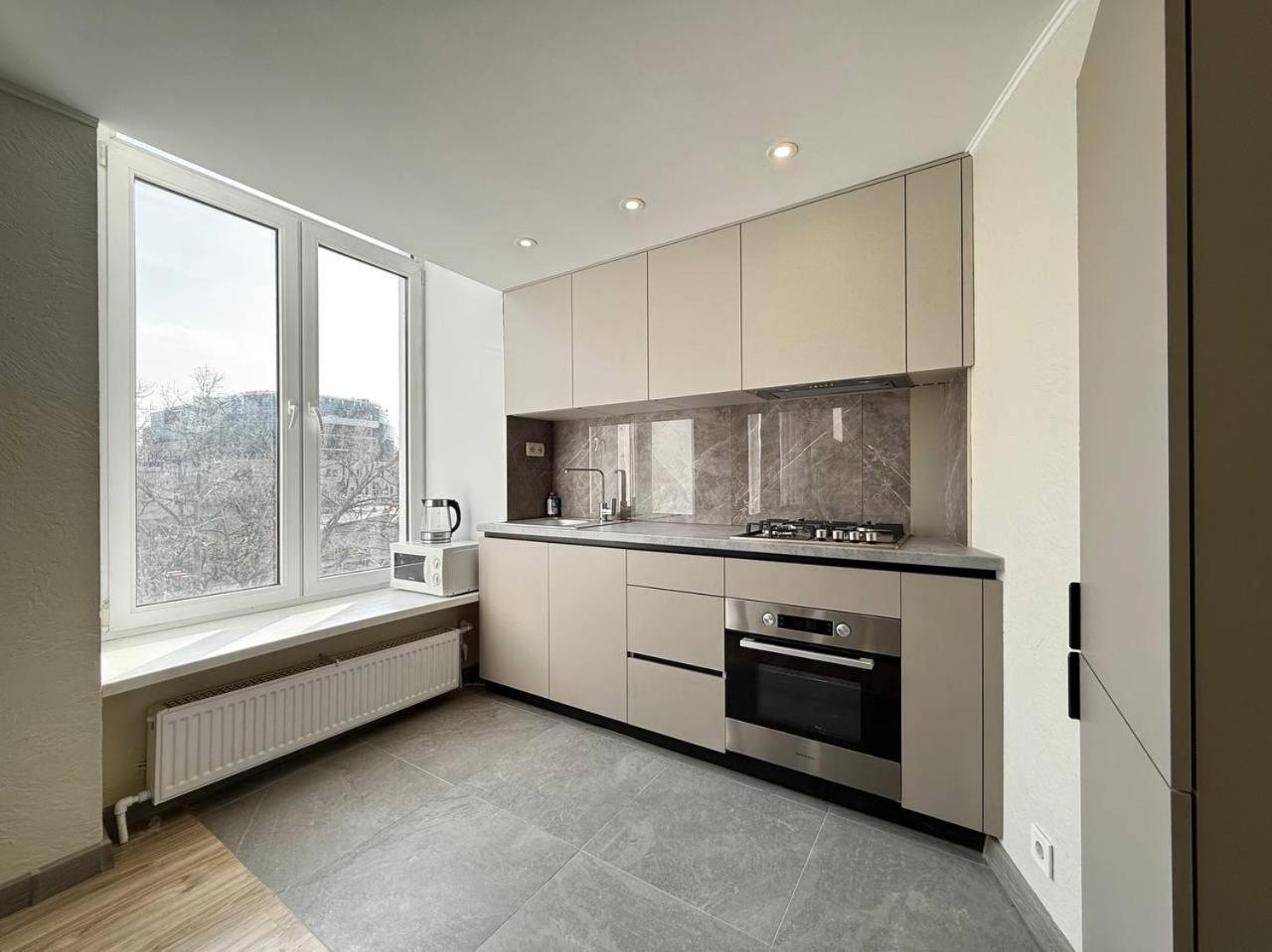 18 Deribasivska Street Jacuzzi Apartment Odessa Extérieur photo